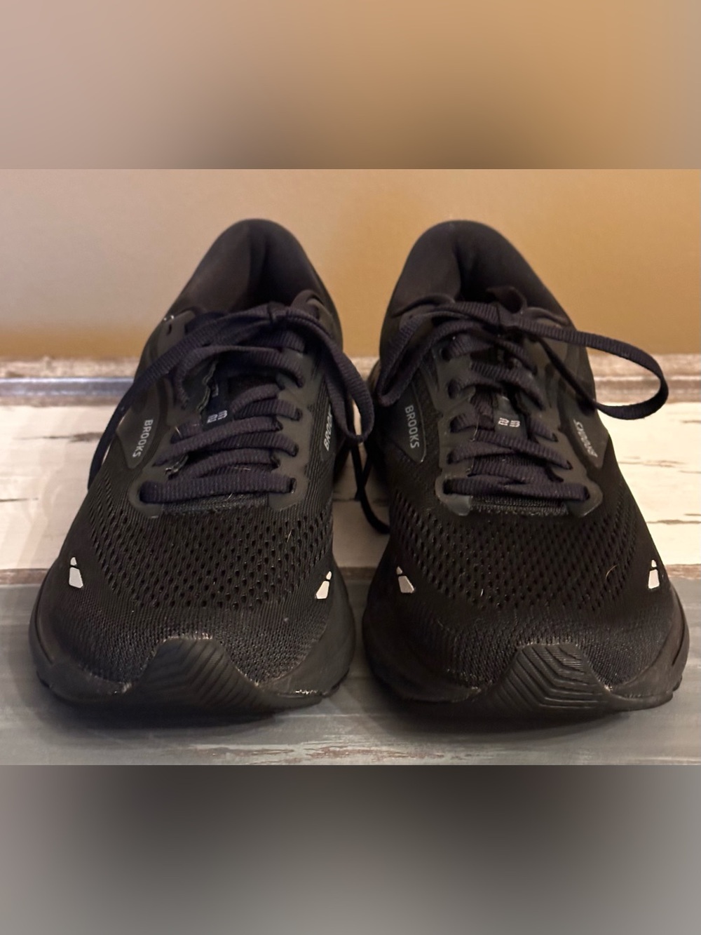 Brooks Adrenaline GTS 23 Women’s Running Black Size 9.5 B Stability Sneaker - Picture 2 of 11